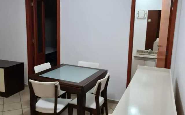 Apartamento encantador com piscina e garagem