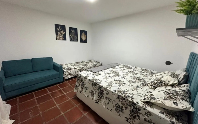 Sítio com piscina e lareira