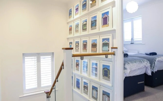Seascape - 4 bed Home in Bracklesham Bay
