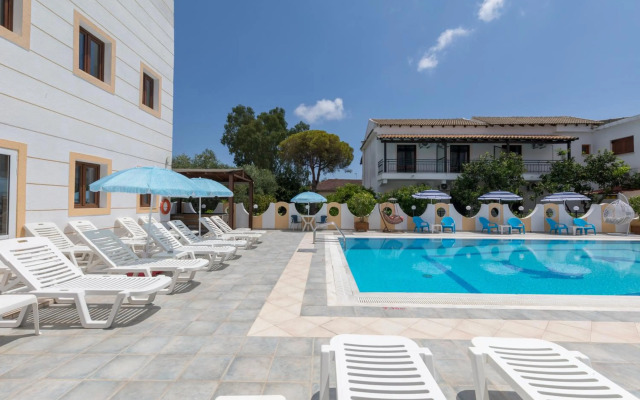 Lefkimi Hotel