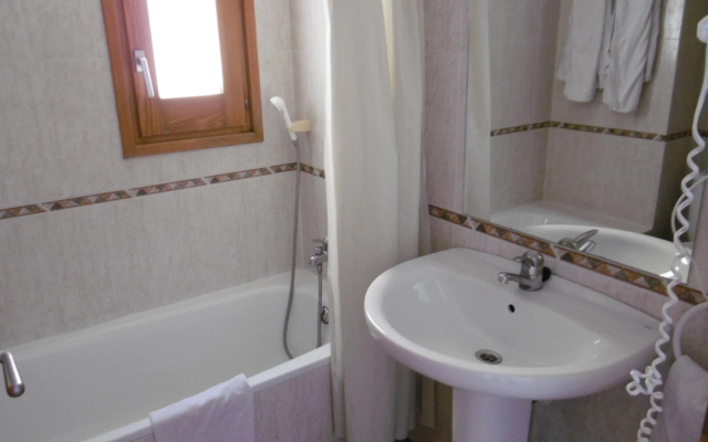 HOTEL ORENETA - Gironella