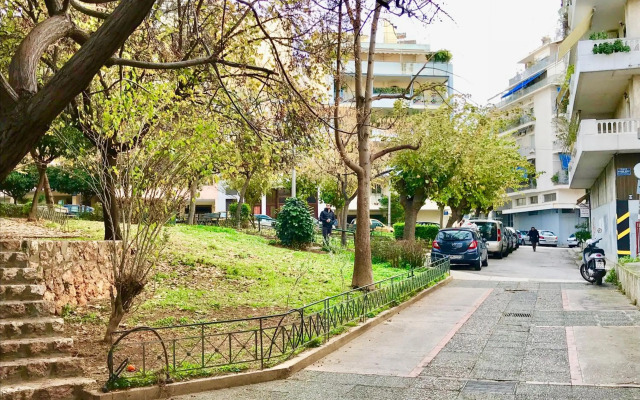 Walk to Markets from a Cozy Studio