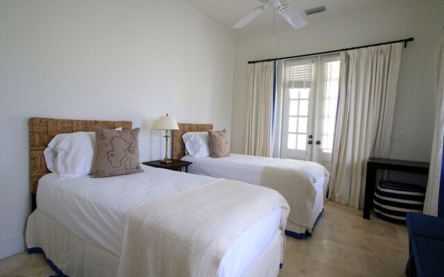The Sandpiper Inn & Cottages