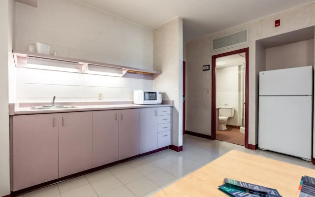 Residence & Conference Centre - Welland