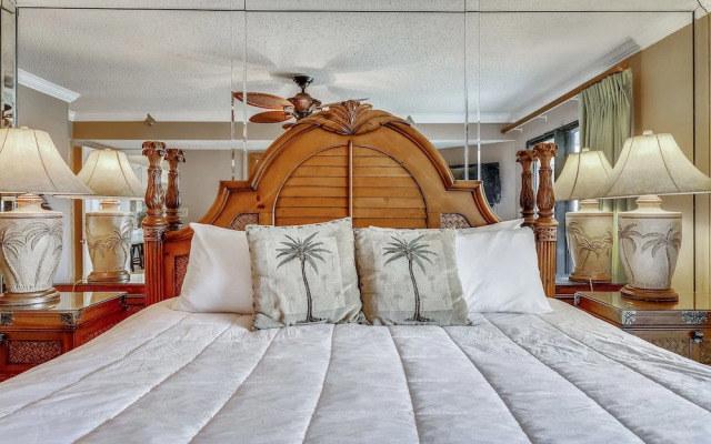 Inlet Reef 310 2 Bedroom Condo by RedAwning