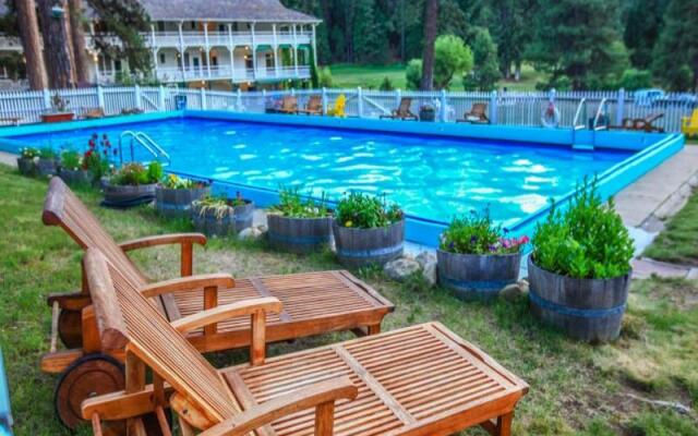 Wawona Hotel