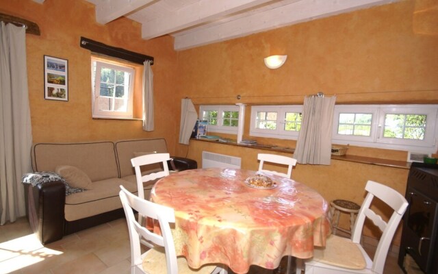 Cozy Home in Haut-du-them-château-lambert With Garden