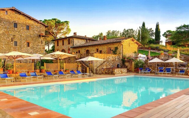 Spacious Holiday Home in Sovicille With Swimming Pool