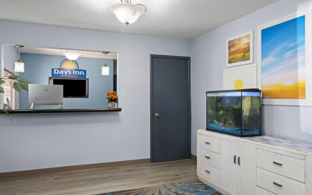 Days Inn by Wyndham Jamestown