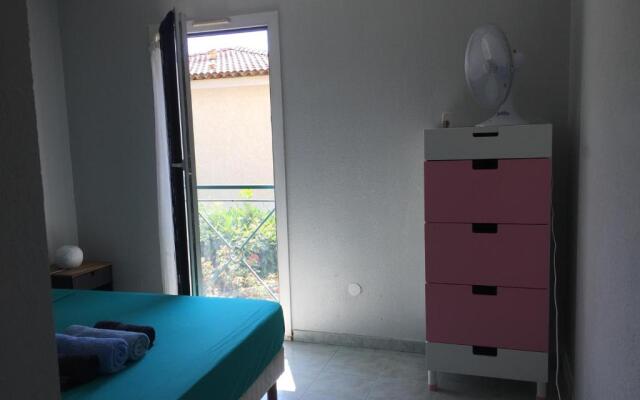 Villa 3 room, private pool , 2 min beach by car 20 min from croisette by bus