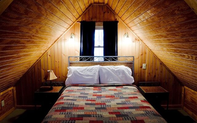 Chalets Hocking Hills - A-Frame Cabins