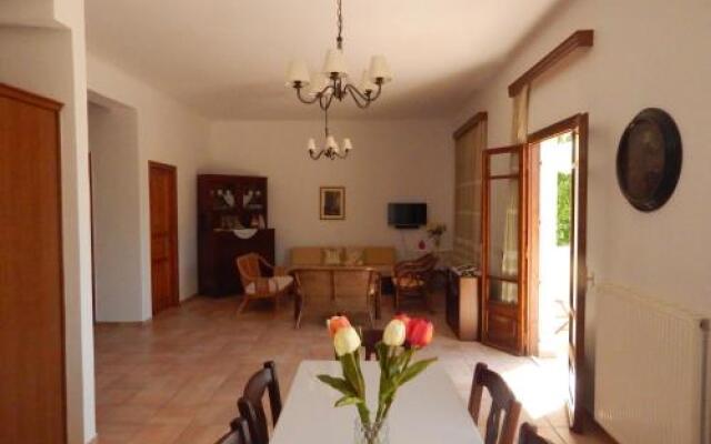 Kaina House