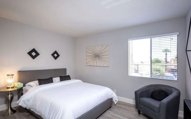Ultra Modern Old Town Scottsdale 3 Bedroom!