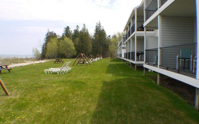 Clearwater Lakeshore Motel
