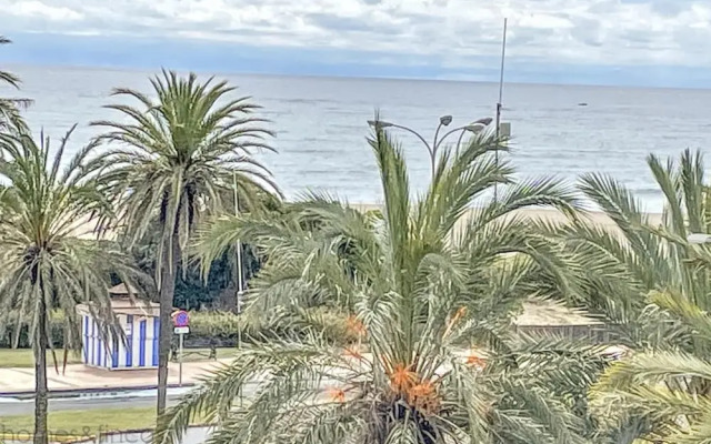 3 Bed Beach Apartment With Views Isla Canela