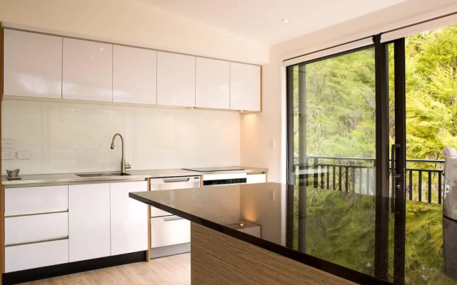 The Treehouse - Kaiteriteri Holiday Home