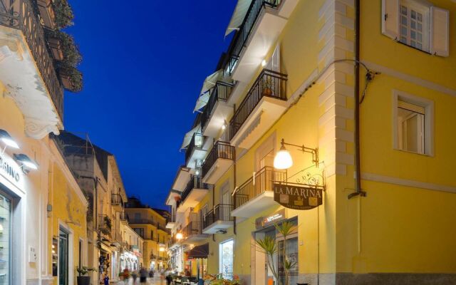 Hotel La Marina