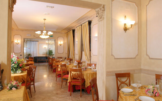 Villa Rosa Hotel