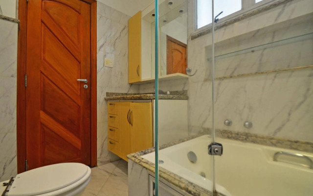 Copacabana Beach Apartments 48