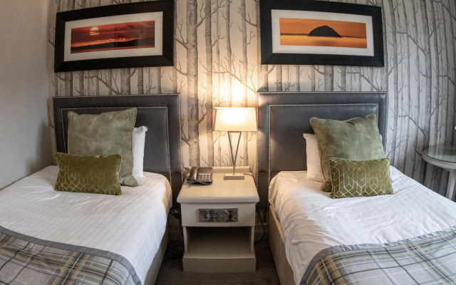 Riverside Lodge Hotel