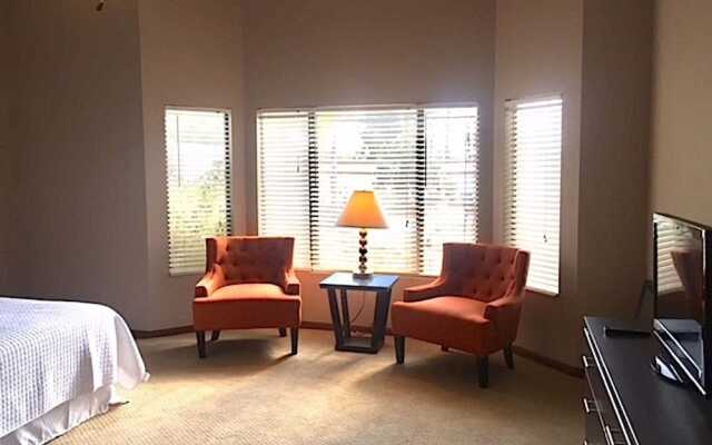 Grandview Getaway 4 BR by Casago