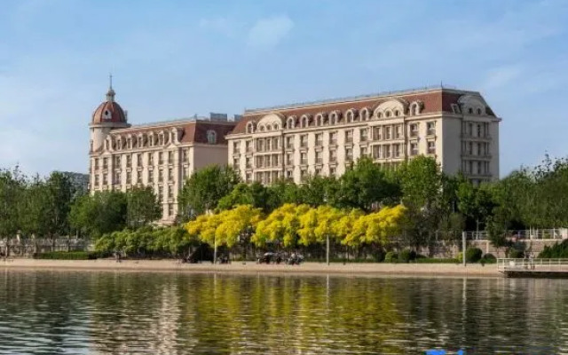The Tianjin Eye JIANGUO PALACE Hotel
