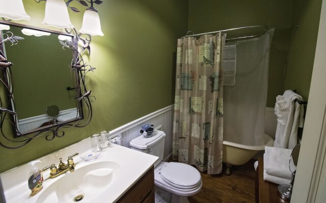 White Oak Manor Bed & Breakfast