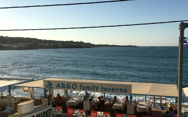 Zorbas Beach Hotel
