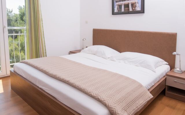 Apartments Lumare with private pool