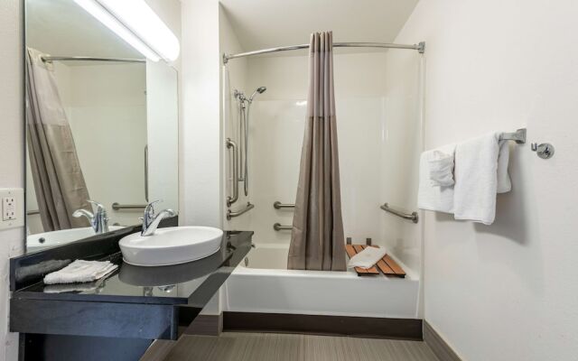 Studio 6 Monroe, LA - Hwy 165