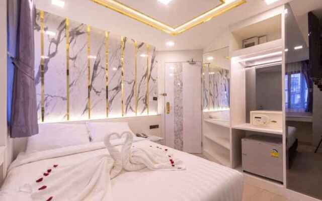 Pratunam Atrium Hotel
