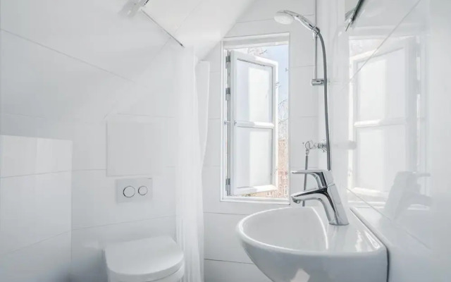 Beautiful 1-bed in Peaceful Surroundings