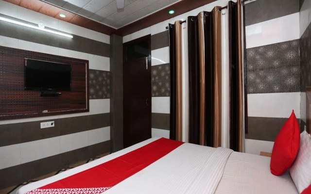 OYO 28835 Hotel Star