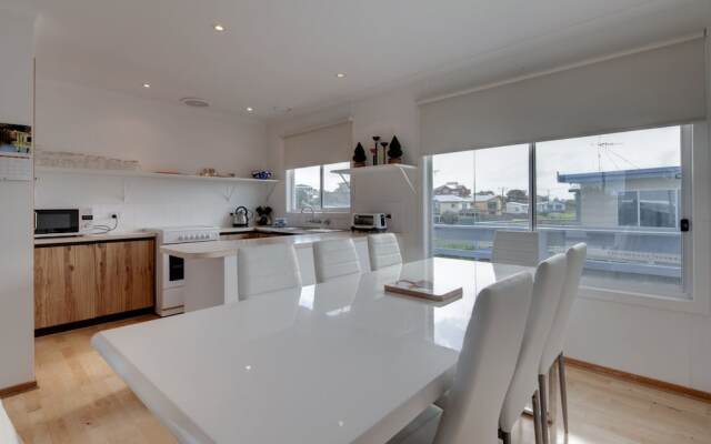 Rocky Point - pet friendly accommodation for multiple families