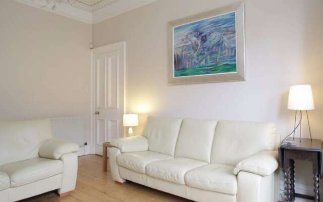 2 Bedroom Stockbridge Apartment