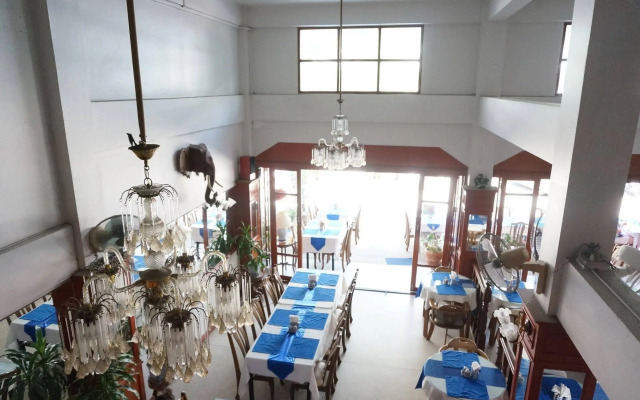 Dee-Lek Guesthouse and Restaurant