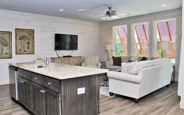 Lil Js Getaway at Romeo Beach #3