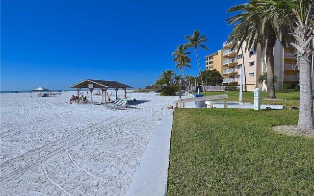 Jamaica Royale 101 - Two Bedroom Condo