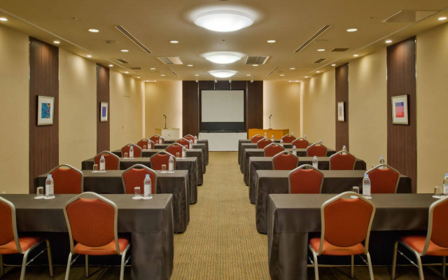 Kobe Sannomiya Tokyu REI Hotel