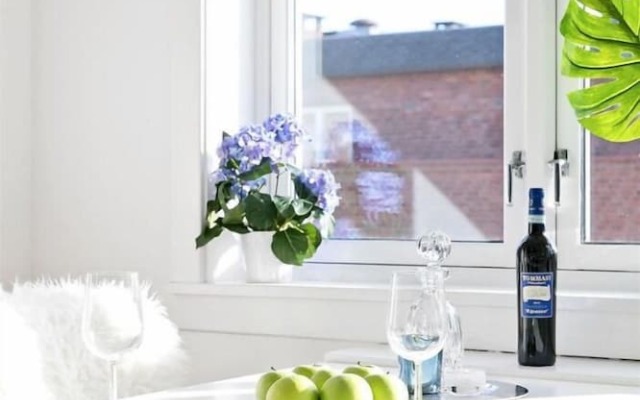 StayPlus Modern Studio Near Bislet Games