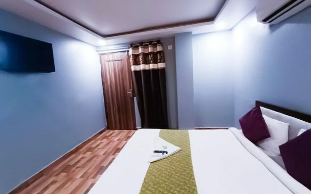 Roomshala 039 Hotel Rk