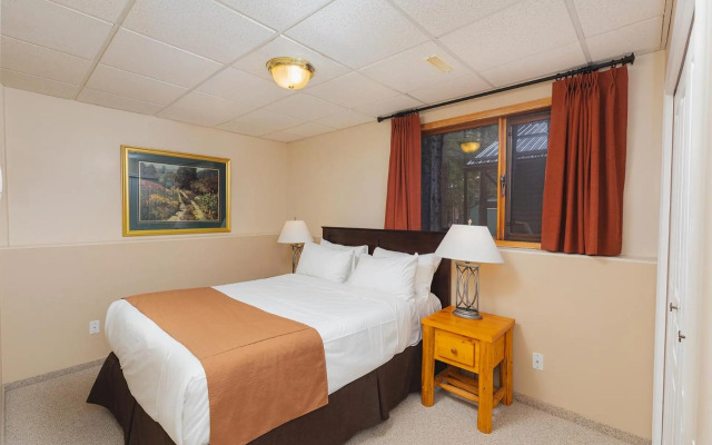 Overlander Mountain Lodge