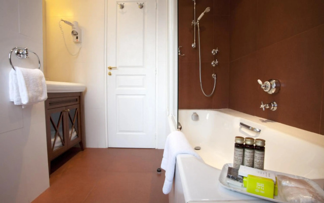 Hôtel Serotel Lutèce