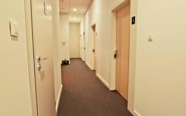 Sleep in Hostel & Apartments