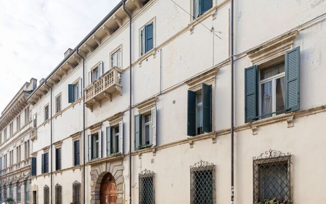 Veronetta Riverside Apartment