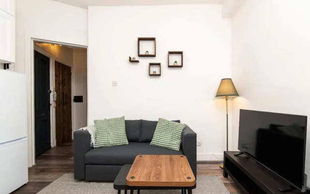 1 Bedroom Apartment-free Parking