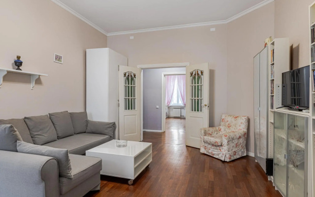 Smart Host на бульваре Страстной