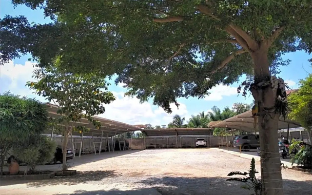 พีลาตุส อพาร์ทเม้นท์ (Pilatus Apartment)