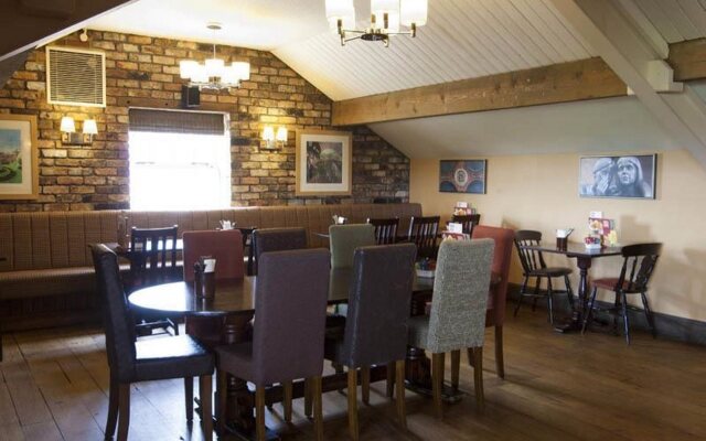 Premier Inn Milton Keynes Sw[furzton Lake]