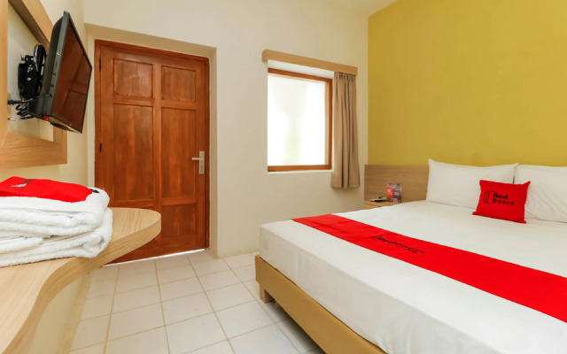 RedDoorz Plus @ Slamet Riyadi